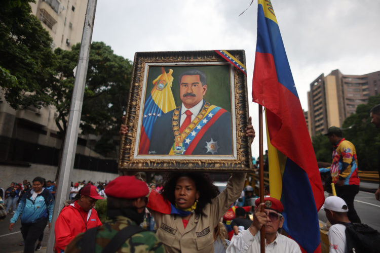 Simpatizantes chavistas participan en una manifestación el 28 de septiembre de 2024, en Caracas (Venezuela). EFE/ Miguel Gutierrez