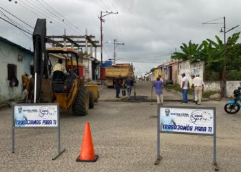 Inicio de bacheo navideño en parroquia Valmore Rodríguez de Sucre