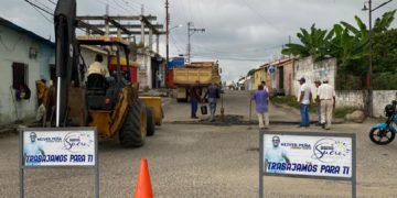 Inicio de bacheo navideño en parroquia Valmore Rodríguez de Sucre