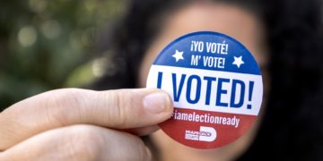 Más de 64 millones de personas ya han votado por adelantado en EE.UU.