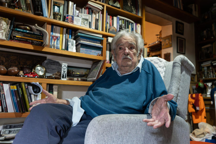 Fotografía del 18 noviembre 2024 del expresidente de Uruguay, José Mujica, durante una entrevista con EFE en Montevideo (Uruguay). EFE/ Sofía Torres