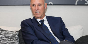 Excanciller de Perú pide a EEUU y Europa congelar bienes de «jefes corruptos de Venezuela»