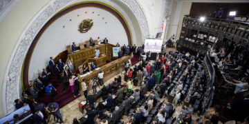 Venezuela abre el Foro Parlamentario Mundial Antifascista con legisladores de 70 países