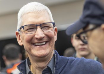 Tim Cook afirma que Apple «no podría hacer lo que hace» sin sus socios chinos