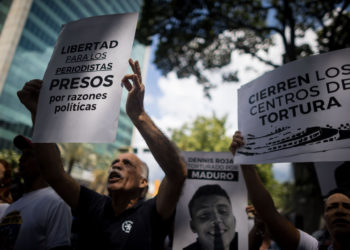 Familiares exigen la libertad de los «presos políticos» con una vigilia cerca de la cárcel