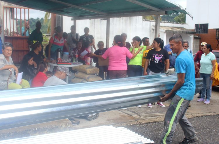 Alcaldesa Angie Quintana dio respuesta a las familias del Cerro La Plata