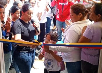 Alcaldesa Angie Quintana reinauguró consultorio popular en Santo Domingo
