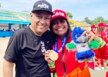 Carvajal / María Gabriela Albarracín “meteórica carrera” en el béisbol y softbol
