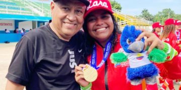 Carvajal / María Gabriela Albarracín “meteórica carrera” en el béisbol y softbol