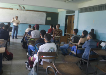 Bachilleres y profesionales optarán a cupos en 26 carreras del NURR