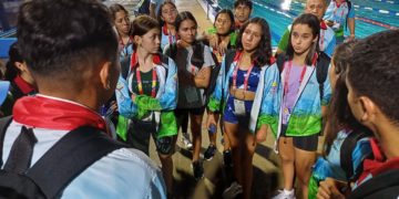 Nadadores merideños reconocieron complejo de piscina en Sucre