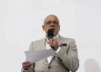 Jorge Rodríguez propone crear una ley para inhabilitar de forma perpetua a quienes apoyen las sanciones