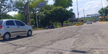 Frontera / En deterioro vía que comunica al puente Francisco de Paula Santander