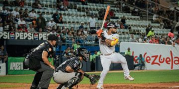 Leones del Caracas toca fondo en la LVBP