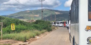 Con tanquetas, autobuses y helicópteros tomaron las cárceles de Fénix y Uribana