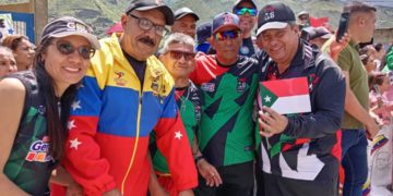 Glorias Deportivas de Trujillo presentes en traslado de Antorcha Olímpica de JDNJ