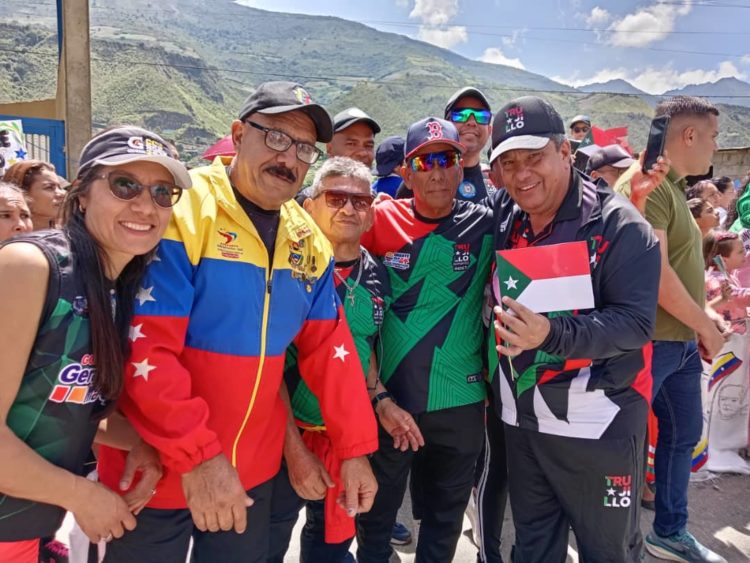 Las Glorias de Trujillo comparten con el gobernador Gerardo Márquez.