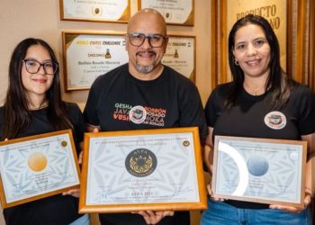 «Café y Ciencia» obtuvo medalla de oro y plata en París
