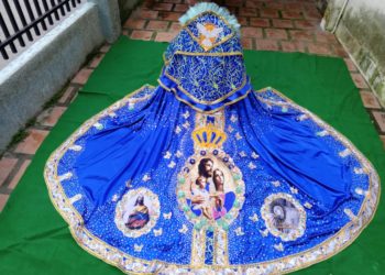 Develan el manto que usará la Virgen del Rosario de Chiquinquirá de La Puerta