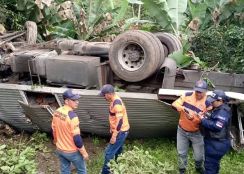 Trujillo | Un lesionado tras el volcamiento de un camión en Campo Elías