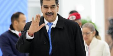 Nicolás Maduro advierte que la oposición «se va a arrepentir» si intenta sacarlo del poder