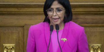 El Gobierno llama a trabajadores petroleros a defender la industria de «sabotajes»