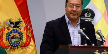 Luis Arce denuncia la toma de tres cuarteles por «grupos armados» en el bastión de Morales