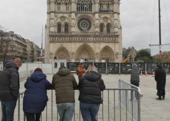 La ausencia del Papa protagoniza el anuncio de la reapertura de Notre Dame