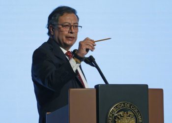 Petro dice que por «principio de reciprocidad» Colombia pedirá visa a los británicos