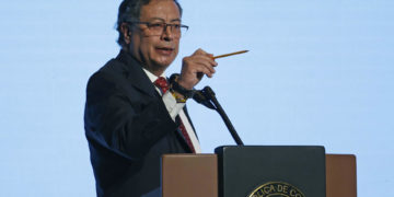 Petro dice que por «principio de reciprocidad» Colombia pedirá visa a los británicos