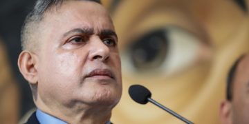 Tarek William Saab denuncia campaña para mostrar a «criminales» como presos políticos