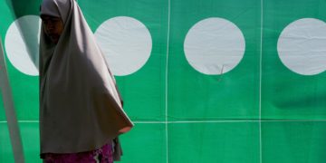 Condenan a un hombre a ser azotado públicamente por estar a solas con una mujer en Malasia