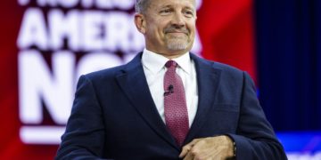 Erik Prince advierte al gobierno de Maduro: «Después del 10 de enero son objetivos criminales»