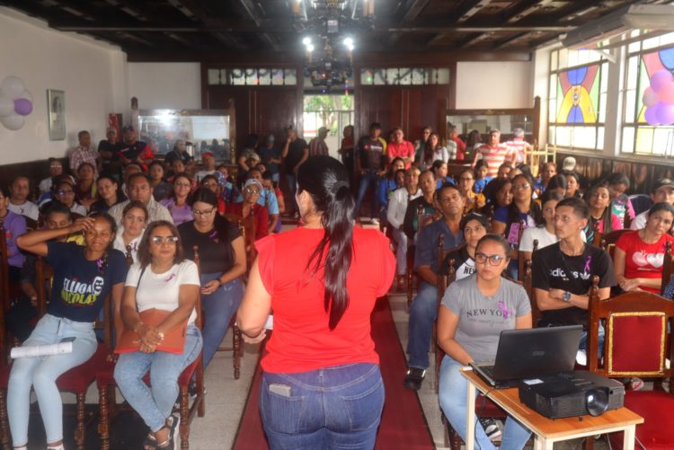 Alcaldesa dio la bienvenida al foro