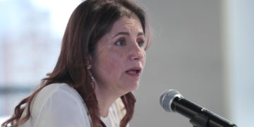 Defensora cuestiona elección de 18 exjefes paramilitares como gestores de paz en Colombia