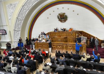 Gobierno de Maduro aprueba Ley Orgánica Libertador Simón Bolívar que ordena 30 años de prisión para quienes promuevan sanciones