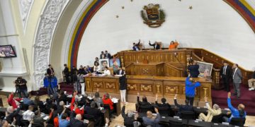 Gobierno de Maduro aprueba Ley Orgánica Libertador Simón Bolívar que ordena 30 años de prisión para quienes promuevan sanciones