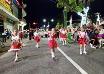 Alegría Navideña en la avenida Bolívar de Valera