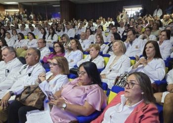 Ciento quince médicos residentes del IAHULA recibieron su certificación en especialidades y subespecialidades