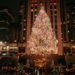 El árbol del Rockefeller se ilumina en Nueva York al ritmo de Thalía y Kelly Clarkson