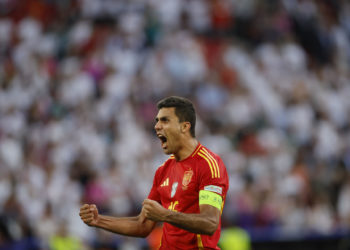 Rodri, Carvajal, Rudiger, Bellingham, Kroos, Mbappe y Vini en el once FIFPRO 2024