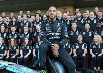Hamilton: Es difícil describir lo que siento durante estos últimos momentos con Mercedes