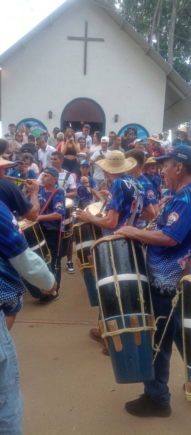 En Las Trincheras sonaron duro las requintas y tambores homenaje a San Benito