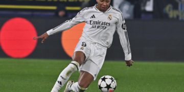 Mbappé gana el trofeo a mejor jugador francés de la 2023-2024 otorgado por France Football