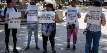 Oposición mayoritaria pide a la CPI documentar la muerte de tres presos poselectorales