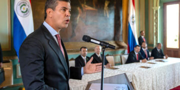 Peña sanciona una ley que castiga con hasta 30 años de cárcel el abuso sexual en niños