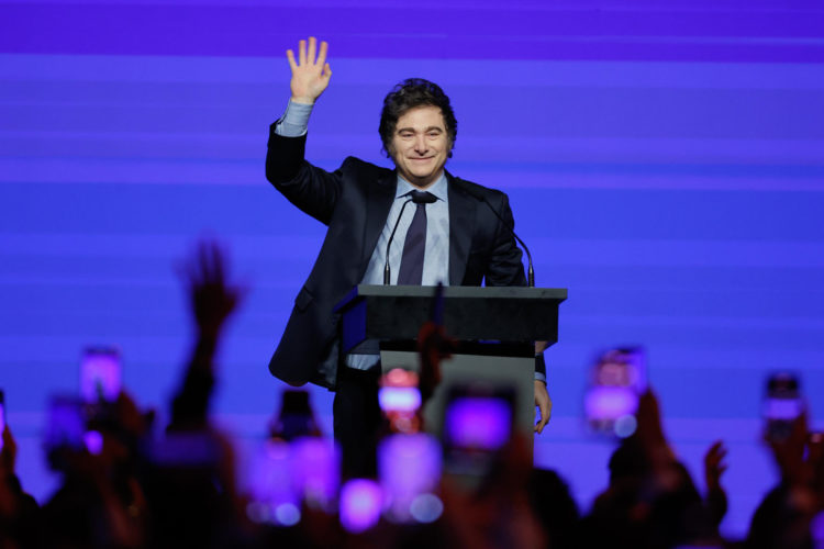 El presidente de Argentina, Javier Milei, habla durante la Conferencia Política de Acción Conservadora (CPAC) este miércoles, en Buenos Aires (Argentina). EFE/ Juan Ignacio Roncoroni