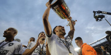 Botafogo y Racing se consagran en Sudamérica y Verstappen es tetracampeón en la F1