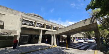 ULA y gremios de la salud exigen la liberación de médico residente detenida en el IAHULA por tener medicamentos en un koala para atender emergencias médicas