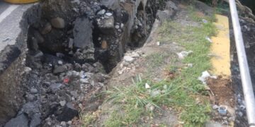 A punto de “ceder” el Puente La Blanca en El Vigía